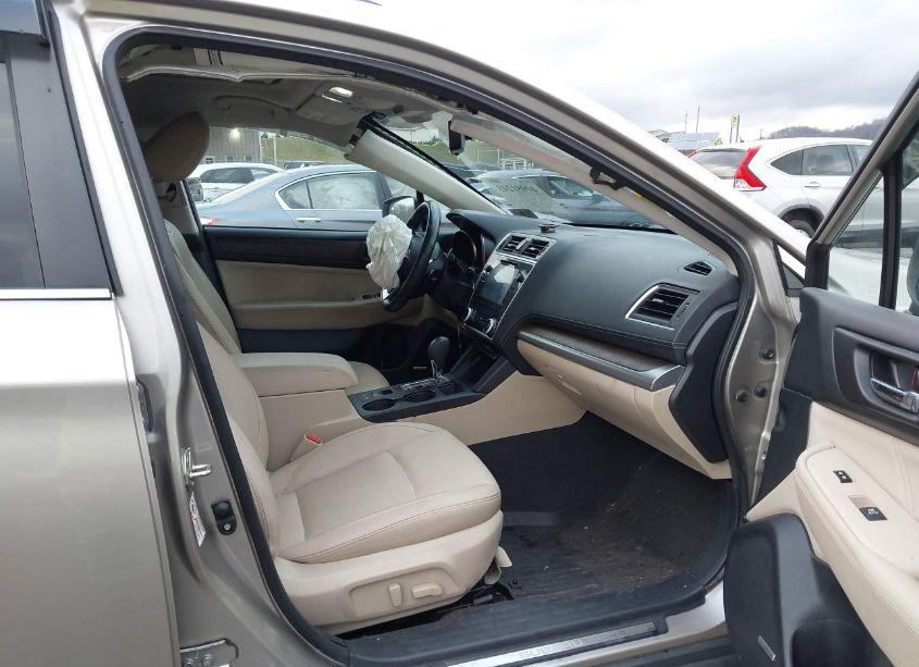 Photo 5 of 2018 Subaru Outback 2.5I LIMITED (VIN 4S4BSANC3J3321019)