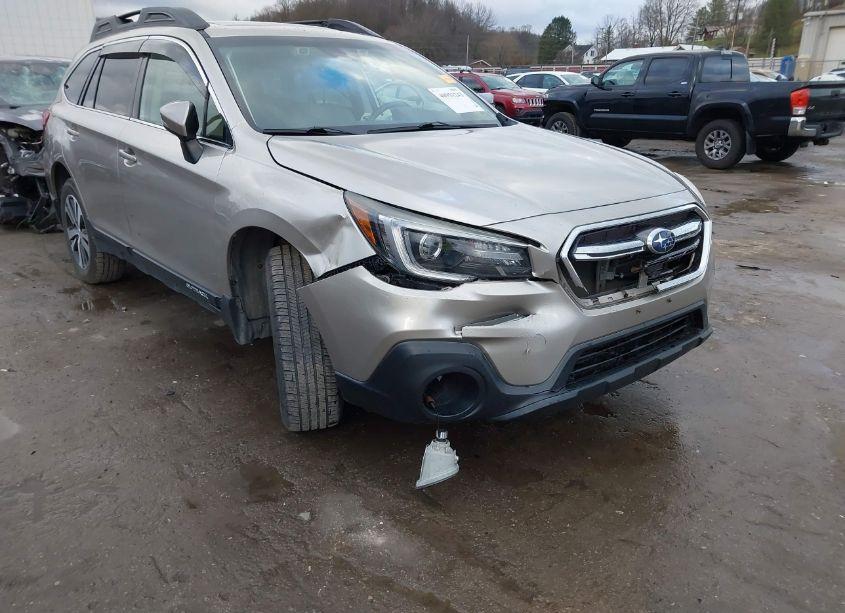 Photo 6 of 2018 Subaru Outback 2.5I LIMITED (VIN 4S4BSANC3J3321019)