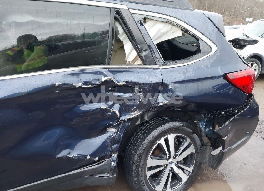 Photo 6 of 2018 Subaru Outback 2.5I LIMITED (VIN 4S4BSANC3J3390339)