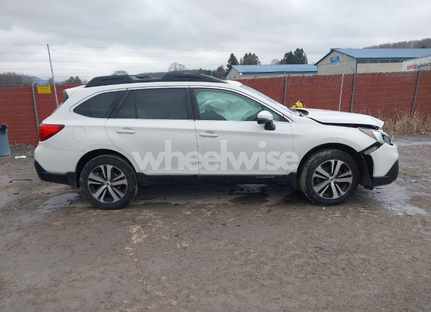 Photo 13 of 2018 Subaru Outback 2.5I LIMITED (VIN 4S4BSANC4J3356569)