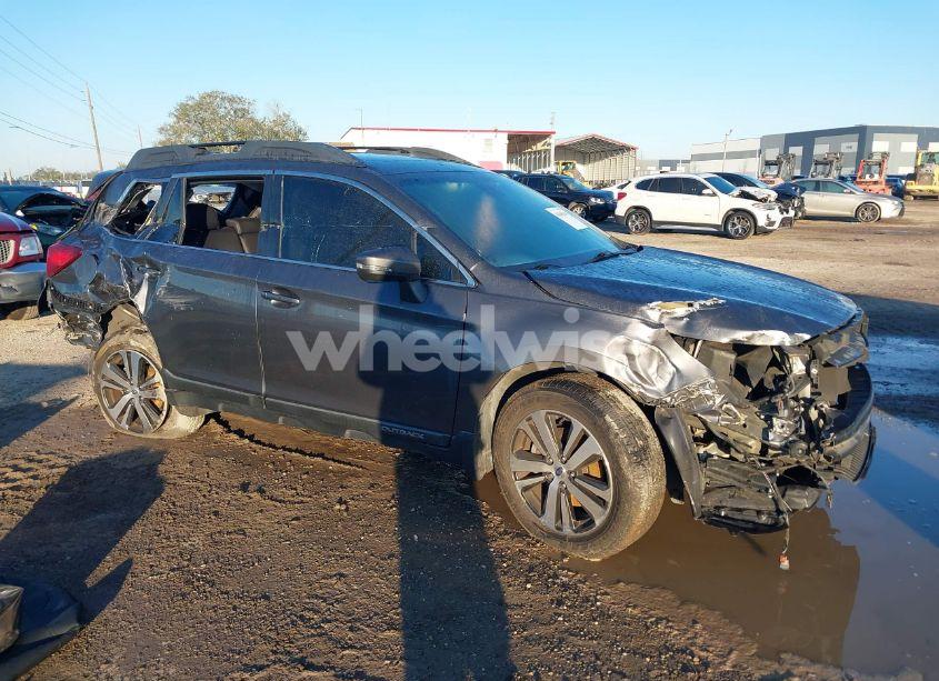 2018 Subaru Outback 2.5I LIMITED (VIN 4S4BSANC5J3237364) main photo
