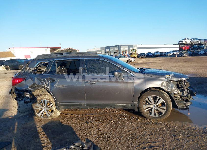 Photo 14 of 2018 Subaru Outback 2.5I LIMITED (VIN 4S4BSANC5J3237364)