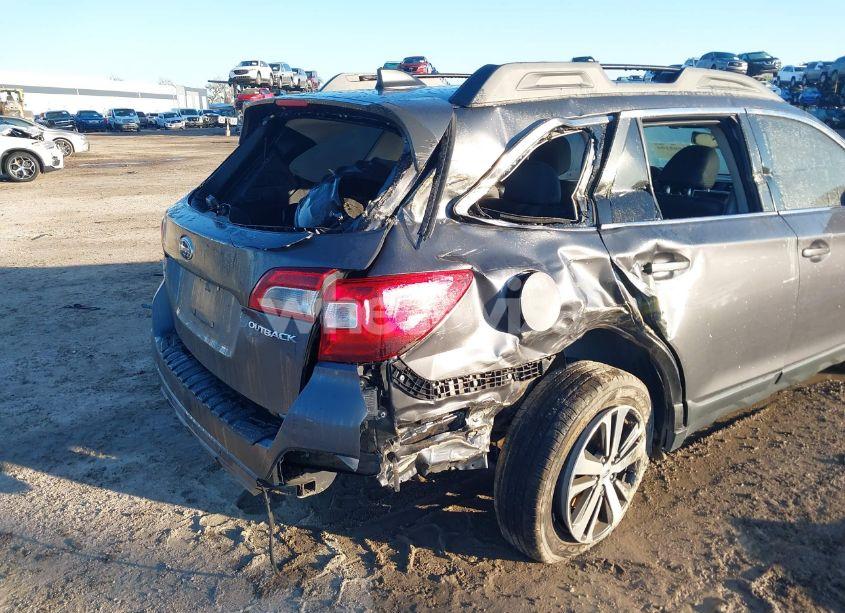 Photo 6 of 2018 Subaru Outback 2.5I LIMITED (VIN 4S4BSANC5J3237364)