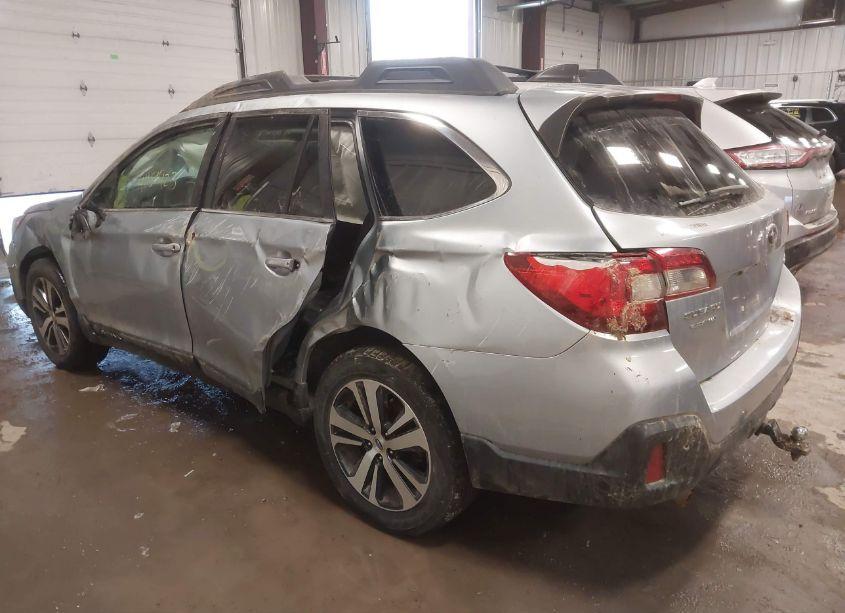 Photo 3 of 2018 Subaru Outback 2.5I LIMITED (VIN 4S4BSANC5J3266623)