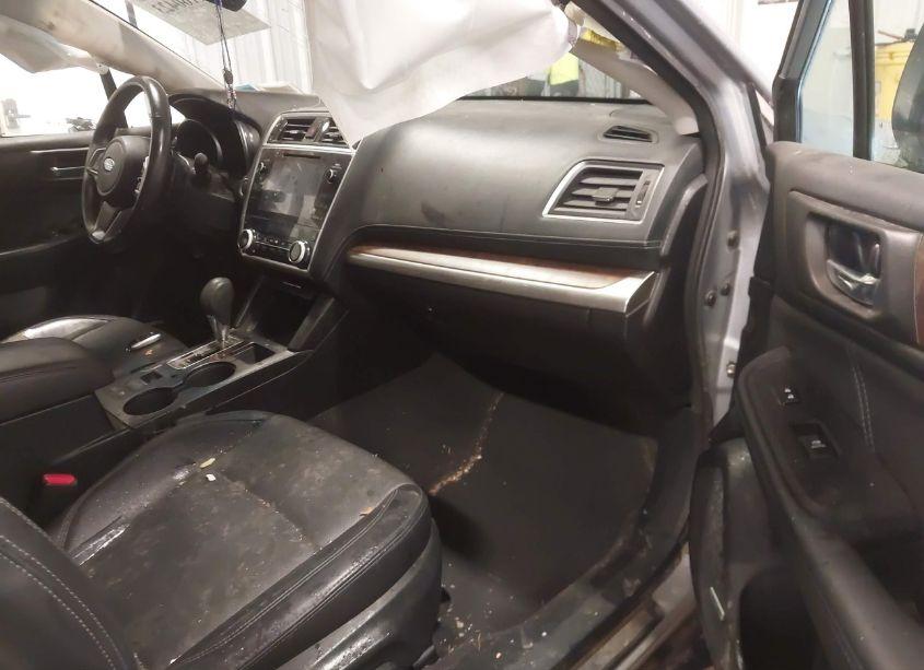 Photo 5 of 2018 Subaru Outback 2.5I LIMITED (VIN 4S4BSANC5J3266623)