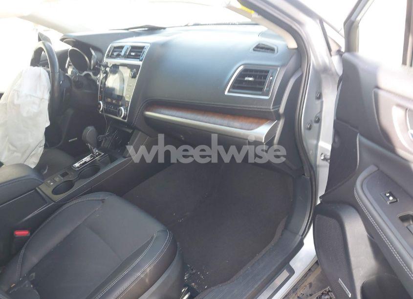 Photo 5 of 2018 Subaru Outback 2.5I LIMITED (VIN 4S4BSANC6J3337473)