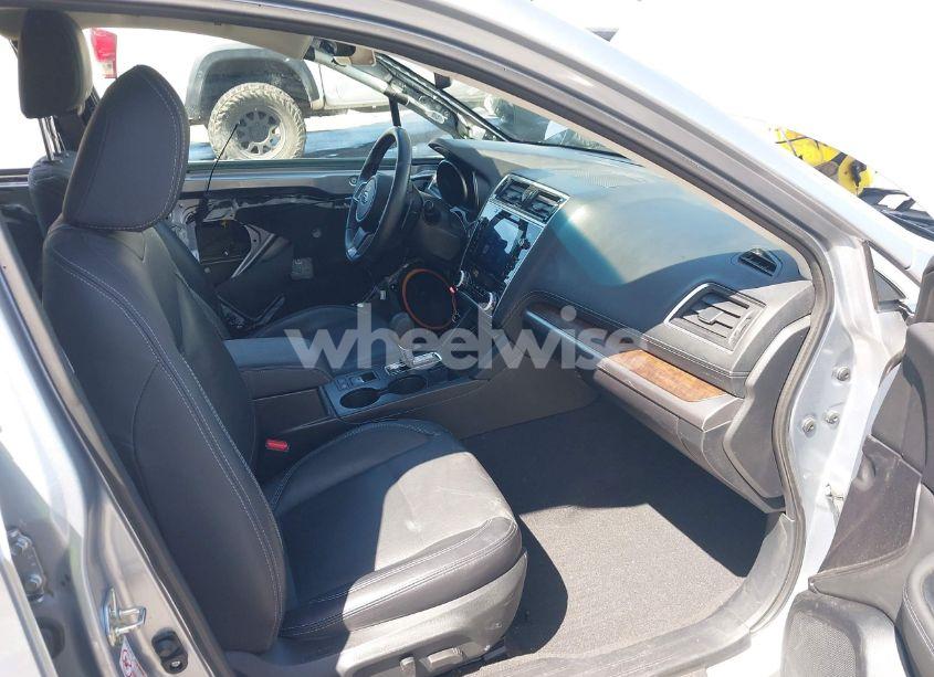 Photo 5 of 2018 Subaru Outback 2.5I LIMITED (VIN 4S4BSANC6J3340812)