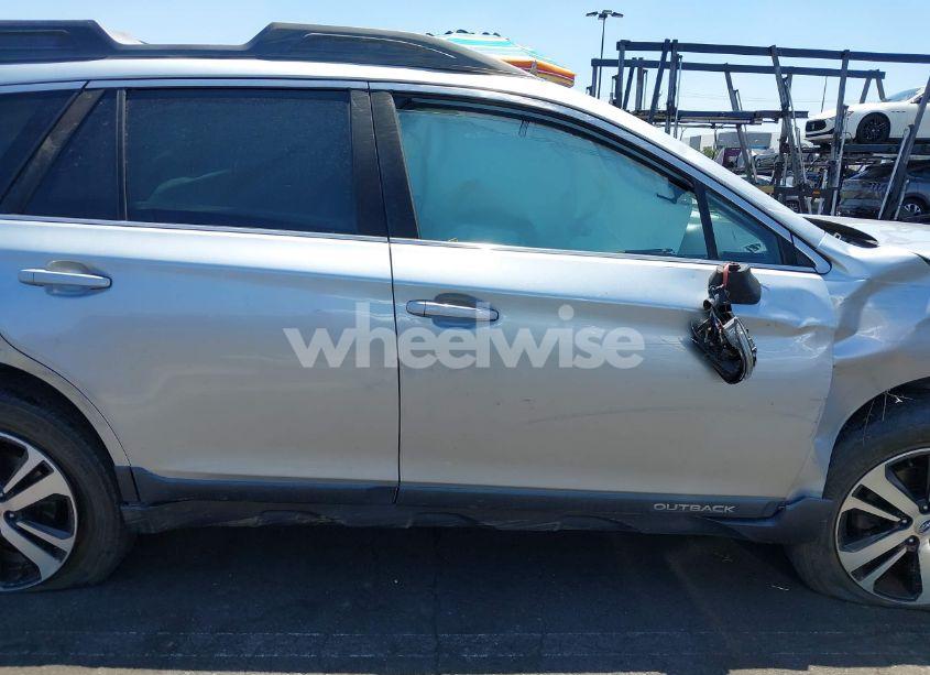 Photo 14 of 2018 Subaru Outback 2.5I LIMITED (VIN 4S4BSANC6J3354807)
