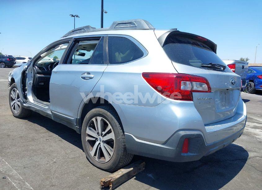 Photo 3 of 2018 Subaru Outback 2.5I LIMITED (VIN 4S4BSANC6J3354807)