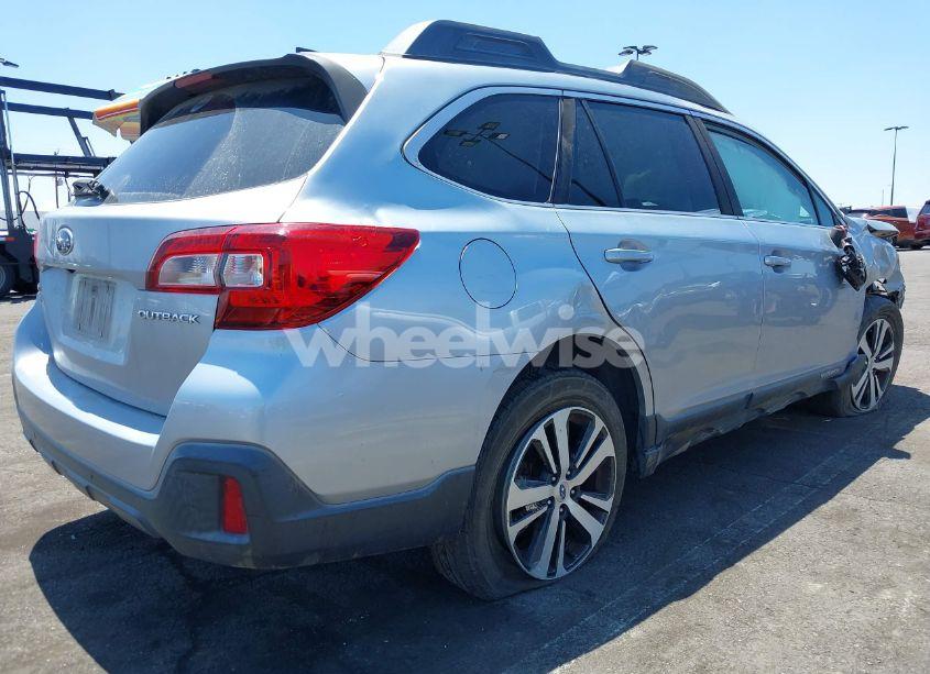 Photo 4 of 2018 Subaru Outback 2.5I LIMITED (VIN 4S4BSANC6J3354807)