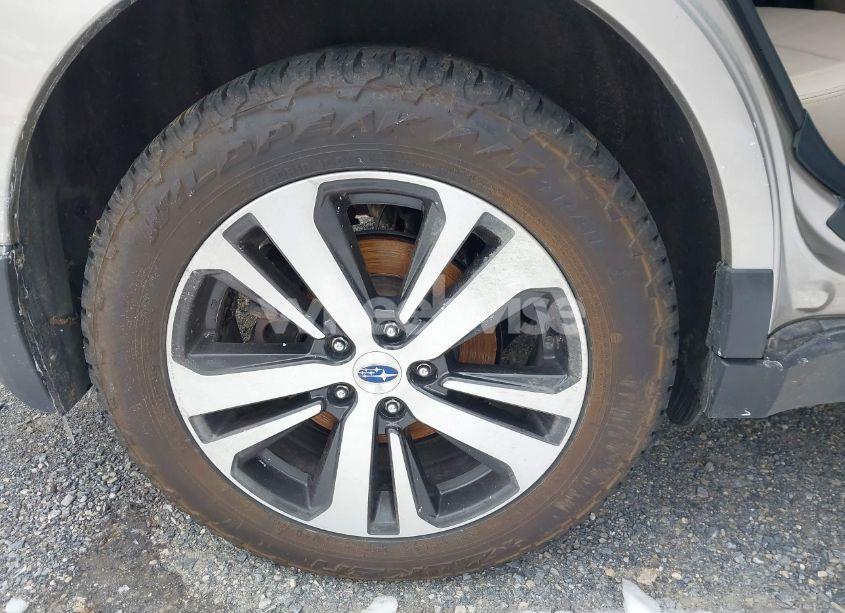 Photo 12 of 2018 Subaru Outback 2.5I LIMITED (VIN 4S4BSANC8J3274831)