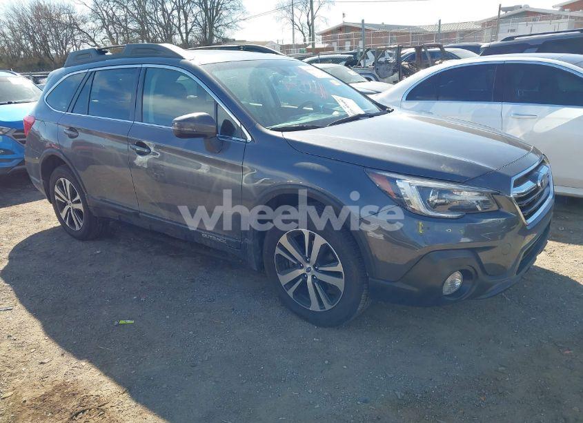 2018 Subaru Outback 2.5I LIMITED (VIN 4S4BSANC9J3204500) main photo