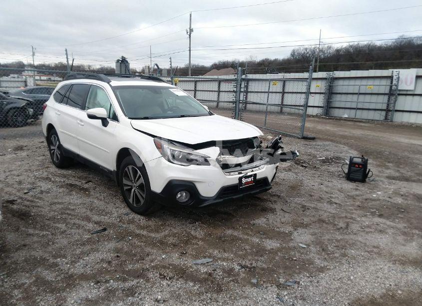 2018 Subaru Outback 2.5I LIMITED (VIN 4S4BSANC9J3212144) main photo
