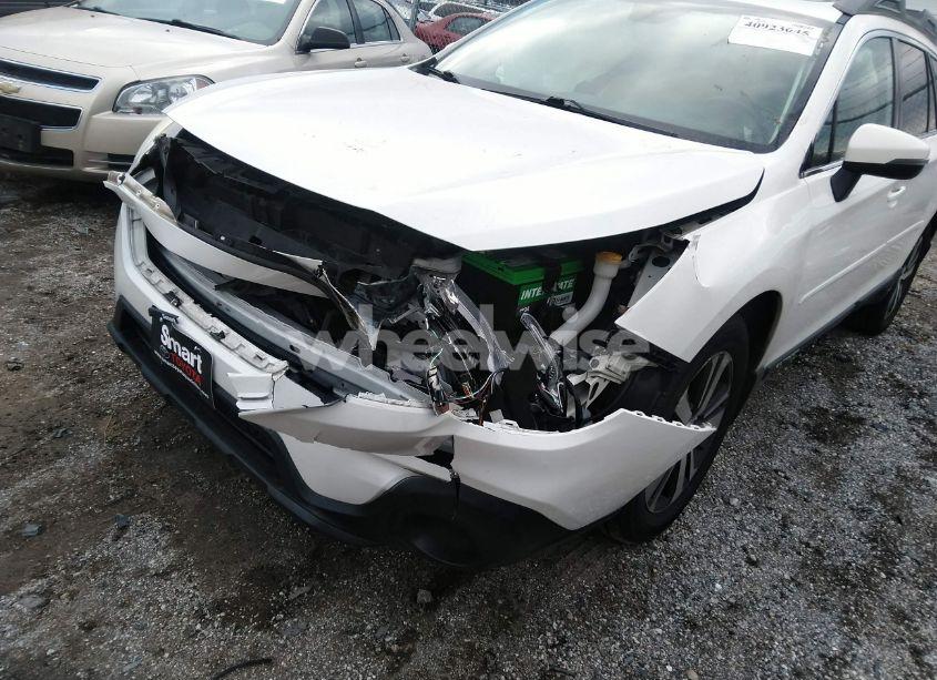 Photo 6 of 2018 Subaru Outback 2.5I LIMITED (VIN 4S4BSANC9J3212144)