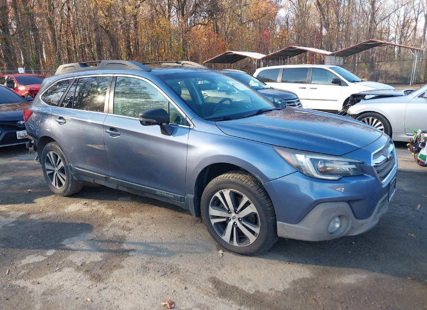 2018 Subaru Outback 2.5I LIMITED (VIN 4S4BSANC9J3237710) main photo