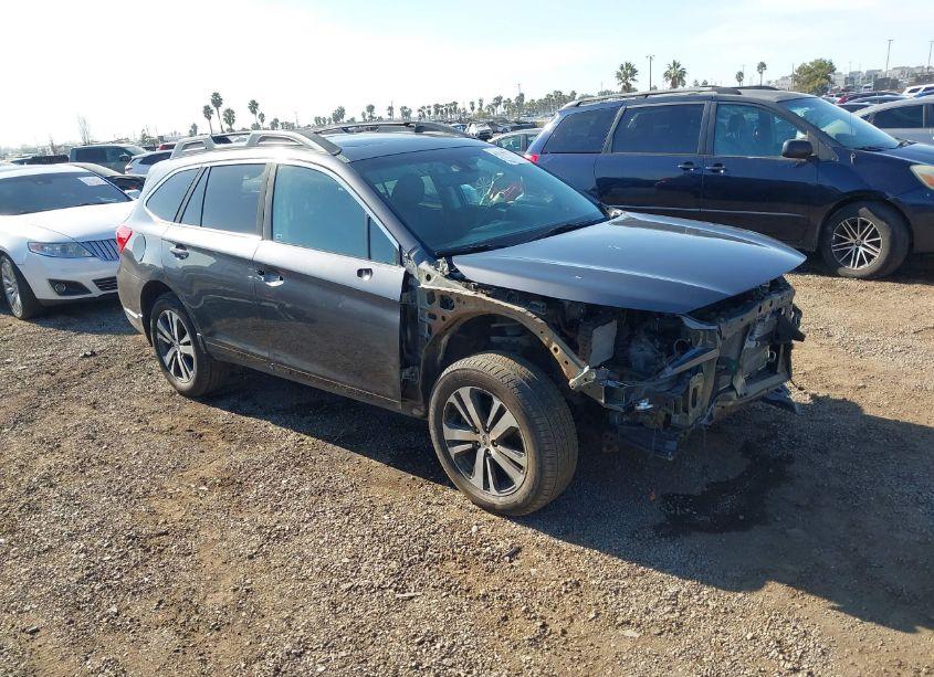 2018 Subaru Outback 2.5I LIMITED (VIN 4S4BSANC9J3240610) main photo