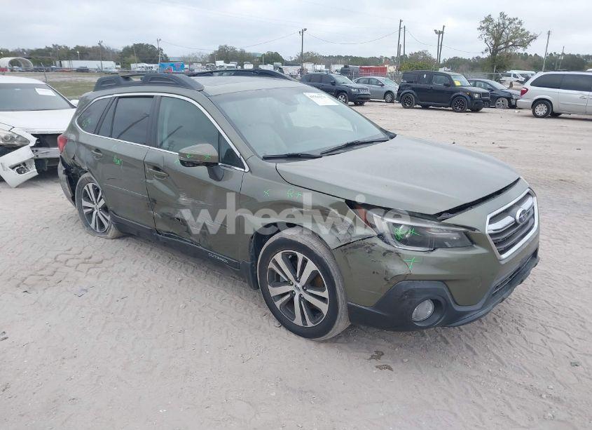 2018 Subaru Outback 2.5I LIMITED (VIN 4S4BSANC9J3270061) main photo