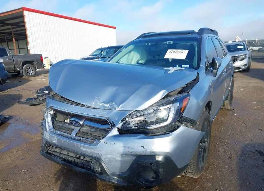 Photo 2 of 2018 Subaru Outback 2.5I LIMITED (VIN 4S4BSANC9J3363727)