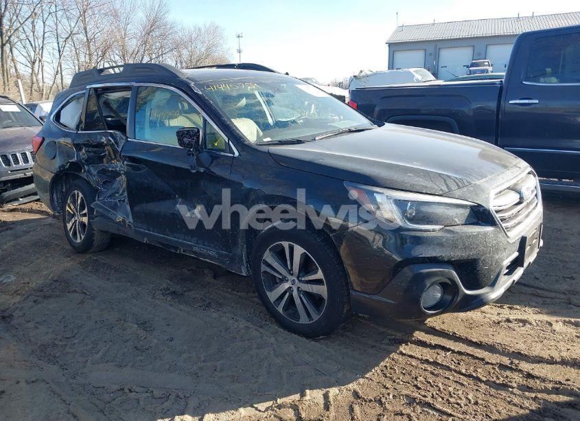2018 Subaru Outback 2.5I LIMITED (VIN 4S4BSANC9J3364571) main photo