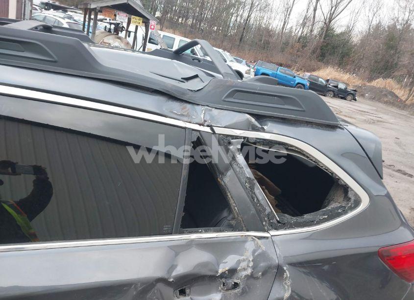 Photo 6 of 2018 Subaru Outback 2.5I LIMITED (VIN 4S4BSANC9J3380057)