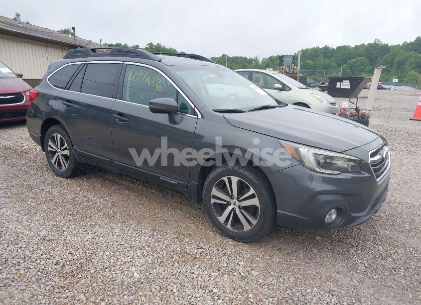 2018 Subaru Outback 2.5I LIMITED (VIN 4S4BSANCXJ3203646) main photo