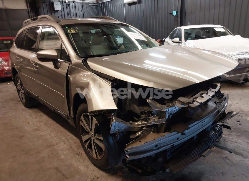 2018 Subaru Outback 2.5I LIMITED (VIN 4S4BSANCXJ3339114) main photo