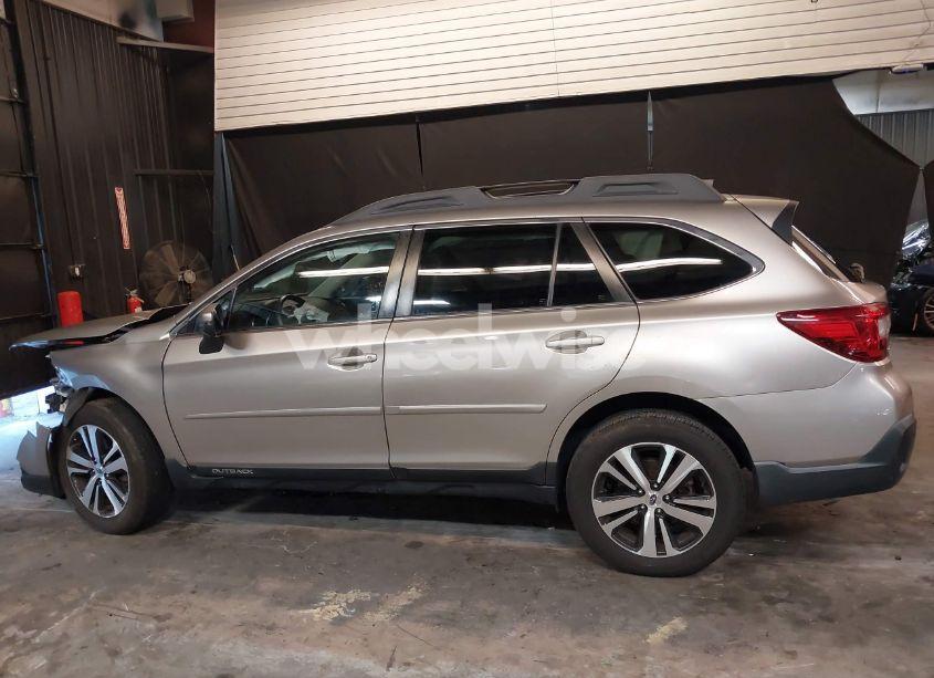 Photo 13 of 2018 Subaru Outback 2.5I LIMITED (VIN 4S4BSANCXJ3339114)