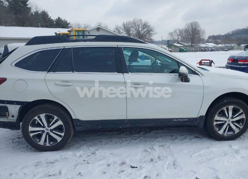 Photo 14 of 2018 Subaru Outback 2.5I LIMITED (VIN 4S4BSANCXJ3340103)