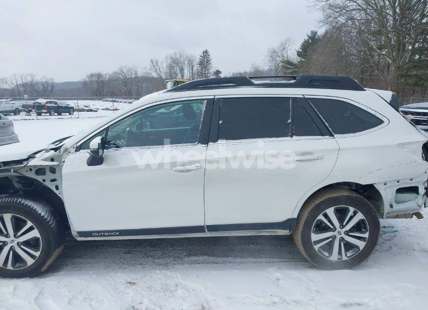 Photo 15 of 2018 Subaru Outback 2.5I LIMITED (VIN 4S4BSANCXJ3340103)