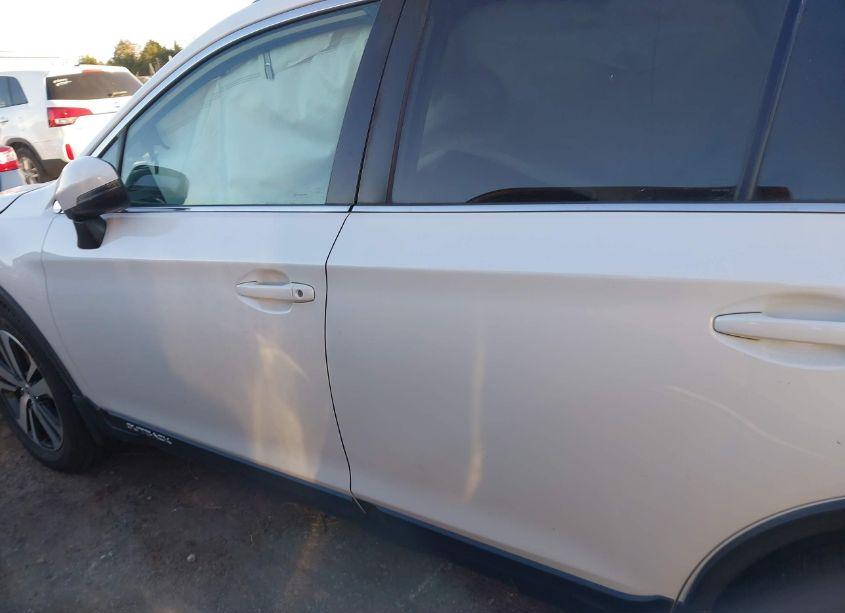 Photo 14 of 2019 Subaru Outback 2.5I LIMITED (VIN 4S4BSANCXK3365004)