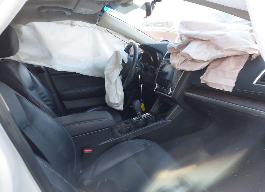 Photo 5 of 2019 Subaru Outback 2.5I LIMITED (VIN 4S4BSANCXK3365004)