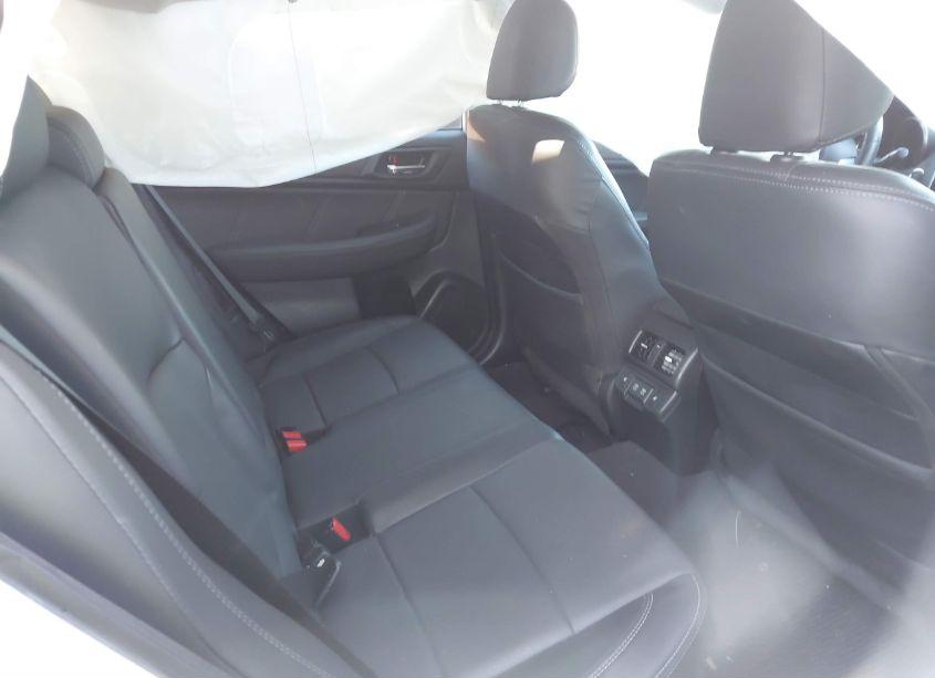 Photo 8 of 2019 Subaru Outback 2.5I LIMITED (VIN 4S4BSANCXK3365004)