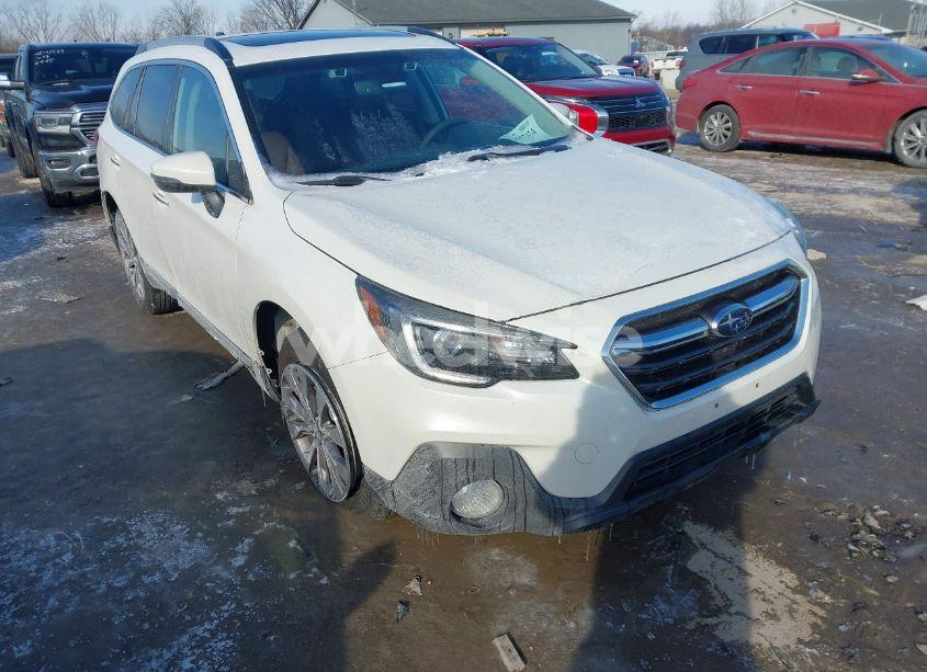2018 Subaru Outback 2.5I TOURING (VIN 4S4BSATC4J3341170) main photo