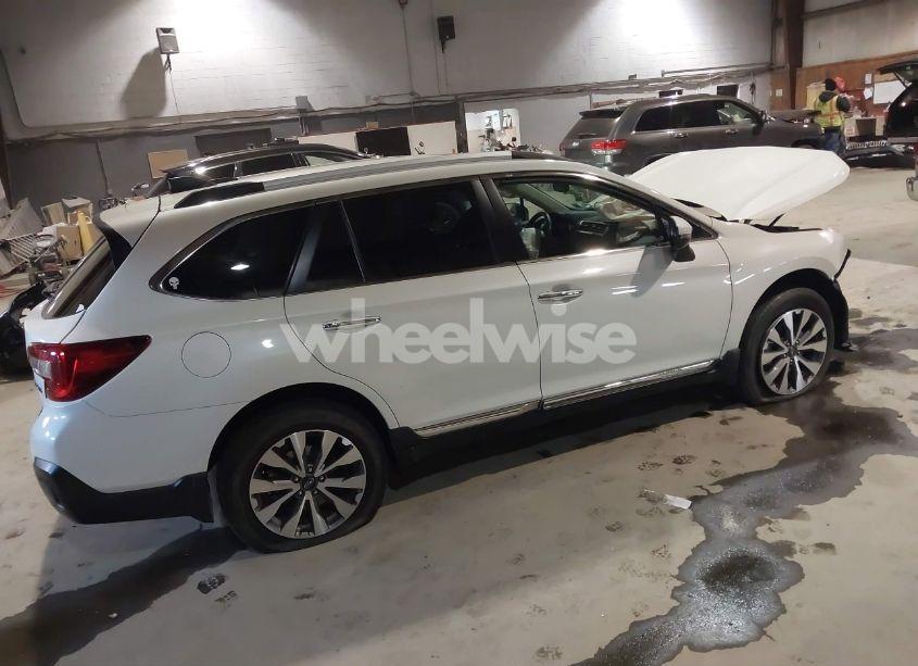 Photo 4 of 2019 Subaru Outback 2.5I TOURING (VIN 4S4BSATC4K3357564)