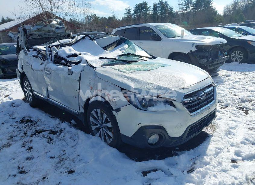 2018 Subaru Outback 2.5I TOURING (VIN 4S4BSATC7J3277061) main photo
