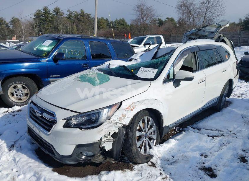 Photo 2 of 2018 Subaru Outback 2.5I TOURING (VIN 4S4BSATC7J3277061)