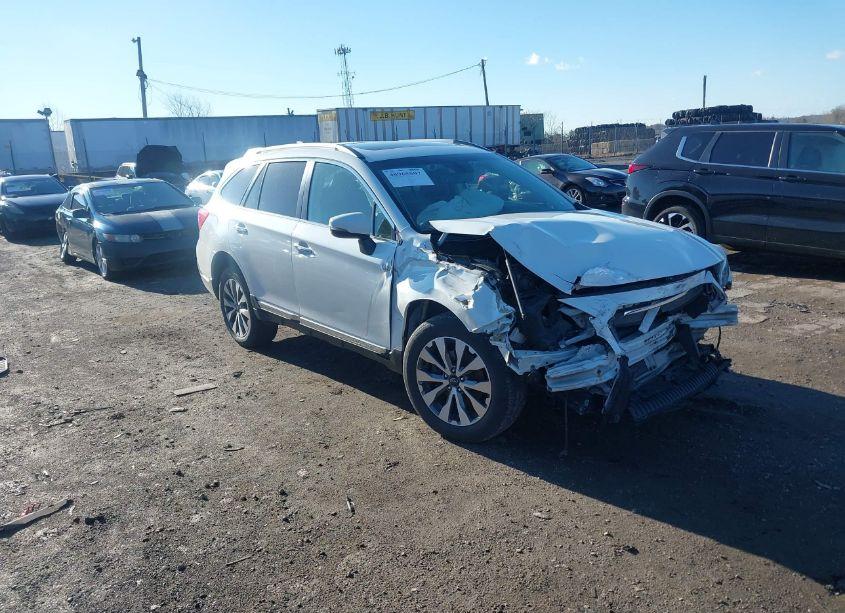 2018 Subaru Outback 2.5I TOURING (VIN 4S4BSATCXJ3294033) main photo