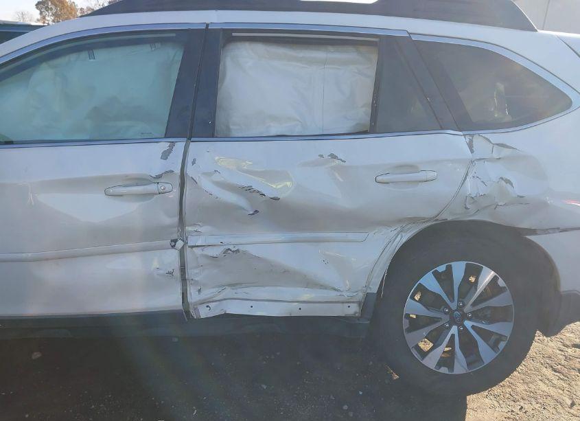 Photo 6 of 2016 Subaru Outback 2.5I LIMITED (VIN 4S4BSBNC6G3359567)