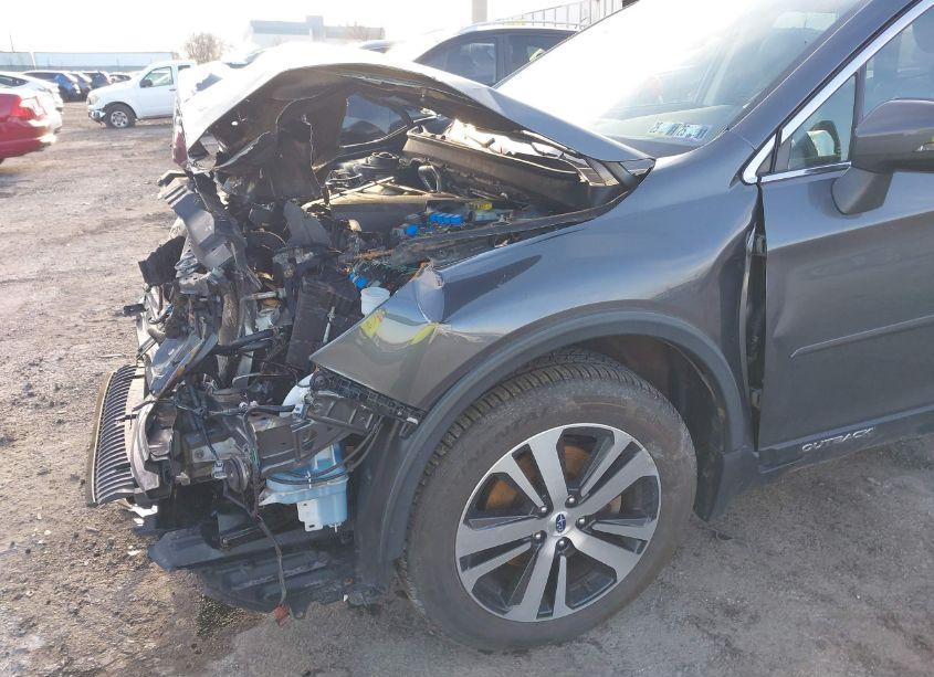 Photo 18 of 2019 Subaru Outback 3.6R LIMITED (VIN 4S4BSEJC3K3252959)