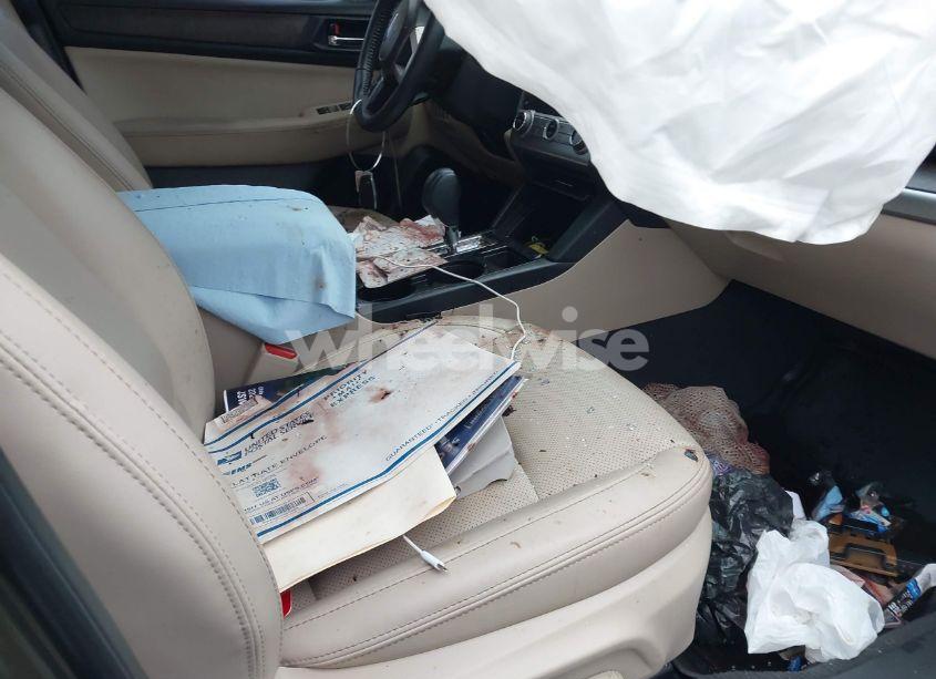 Photo 5 of 2017 Subaru Outback 3.6R LIMITED (VIN 4S4BSENC1H3347474)