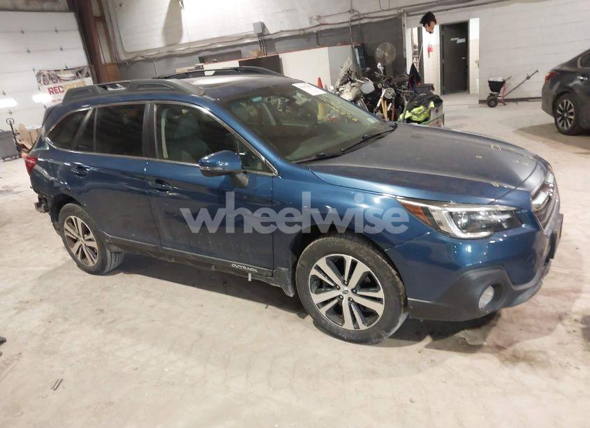 2019 Subaru Outback 3.6R LIMITED (VIN 4S4BSENC1K3259712) main photo