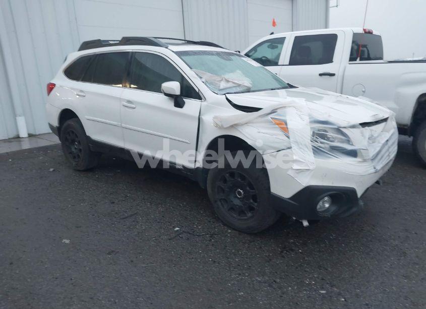 2016 Subaru Outback 3.6R LIMITED (VIN 4S4BSENC3G3303295) main photo