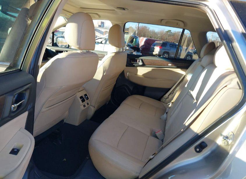 Photo 8 of 2016 Subaru Outback 3.6R LIMITED (VIN 4S4BSENC4G3341053)