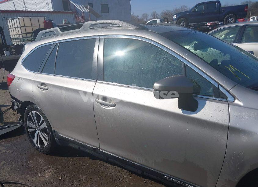 Photo 14 of 2018 Subaru Outback 3.6R LIMITED (VIN 4S4BSENC4J3214309)