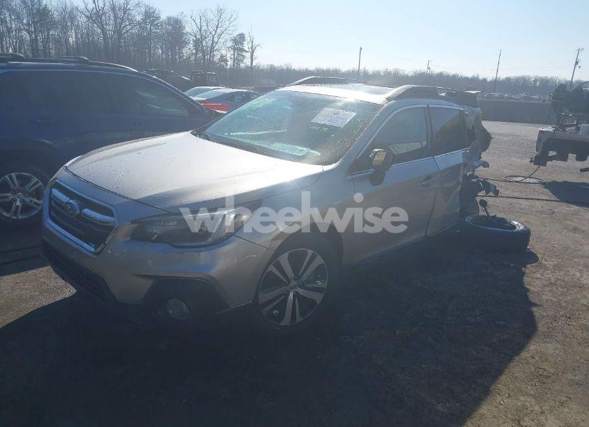 Photo 2 of 2018 Subaru Outback 3.6R LIMITED (VIN 4S4BSENC4J3214309)