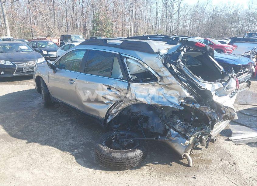 Photo 3 of 2018 Subaru Outback 3.6R LIMITED (VIN 4S4BSENC4J3214309)