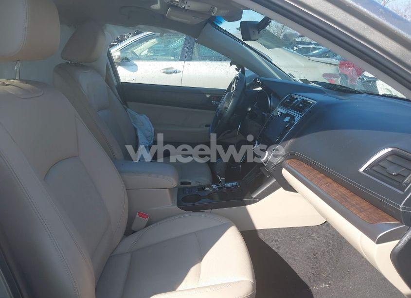 Photo 5 of 2018 Subaru Outback 3.6R LIMITED (VIN 4S4BSENC4J3214309)