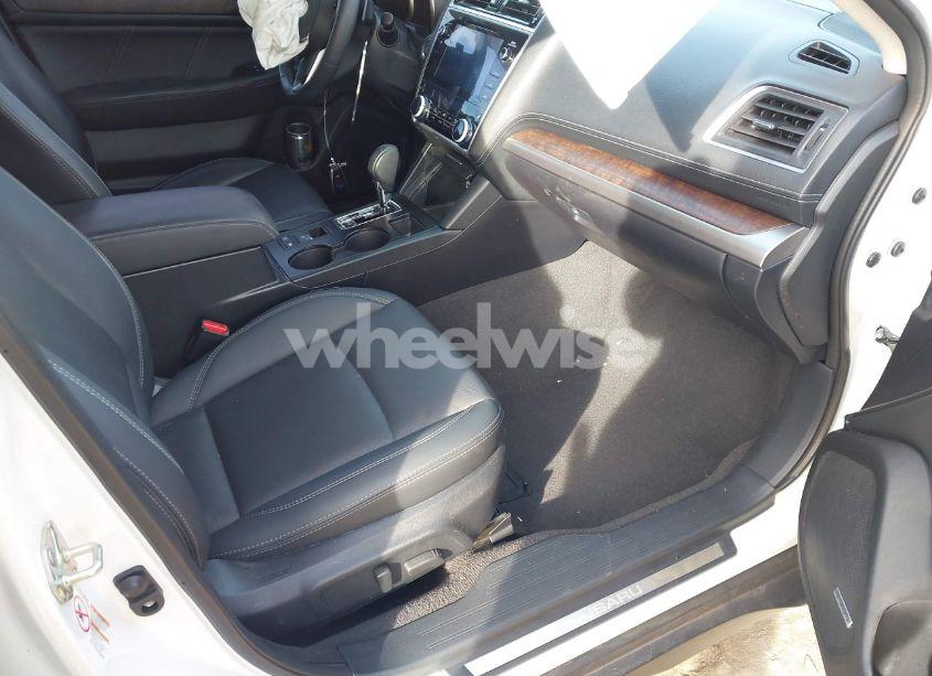 Photo 5 of 2019 Subaru Outback 3.6R LIMITED (VIN 4S4BSENC4K3223948)