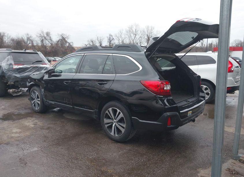 Photo 3 of 2019 Subaru Outback 3.6R LIMITED (VIN 4S4BSENC4K3234805)