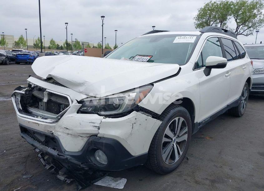Photo 2 of 2019 Subaru Outback 3.6R LIMITED (VIN 4S4BSENC4K3278965)